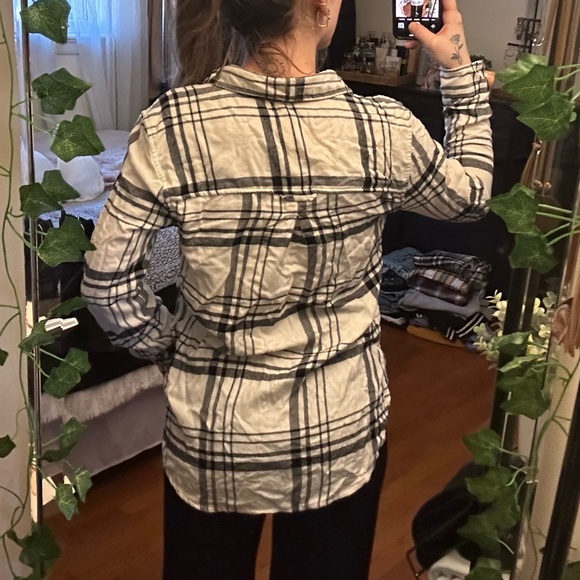 AE flannel - Picture 2 of 2